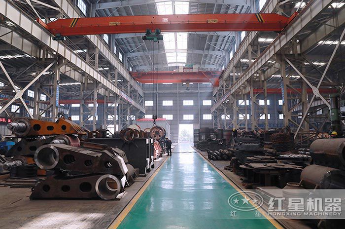 小型磕石機車間