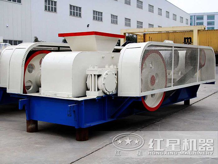 四輥破碎機側面圖