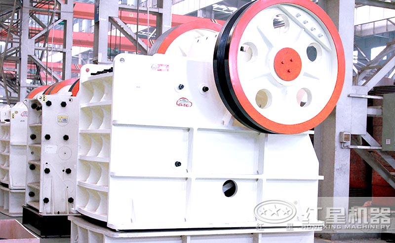 顎式青石粉碎機車間圖