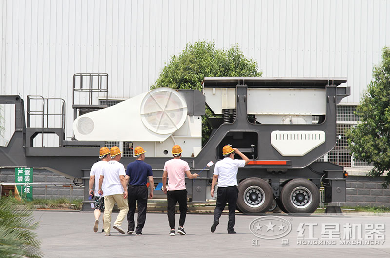 40t/h小型顎破移動破碎站實拍