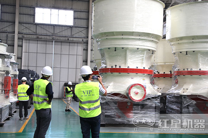 印度客戶來廠參觀考察圓錐式石子機 印度客戶來廠參觀考察圓錐式石子機