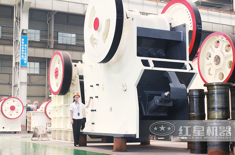 大型顎式破碎機(jī) 大型顎式破碎機(jī)