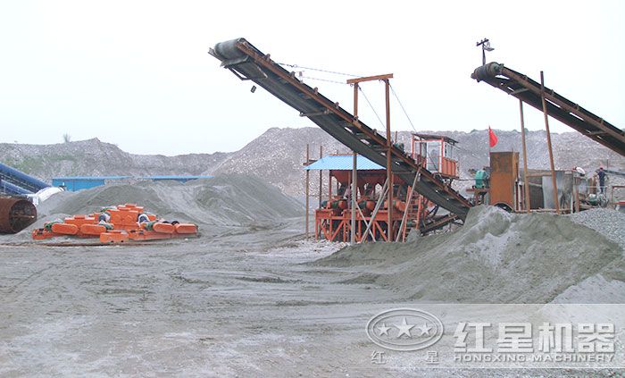 對(duì)輥式粉碎機(jī)客戶現(xiàn)場(chǎng)