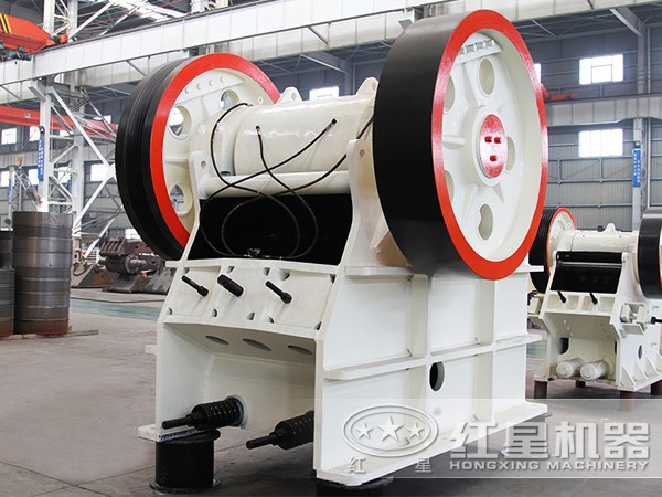 320x1000破碎機廠區(qū)
