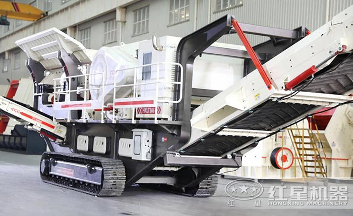 履帶式移動(dòng)破碎機(jī)圖