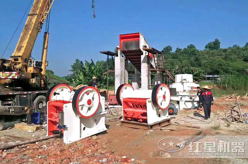 69顎破機(jī)安裝現(xiàn)場(chǎng) 69顎破機(jī)安裝現(xiàn)場(chǎng)