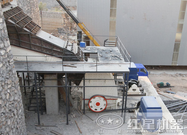 錘式打沙機工作現場 錘式打沙機工作現場