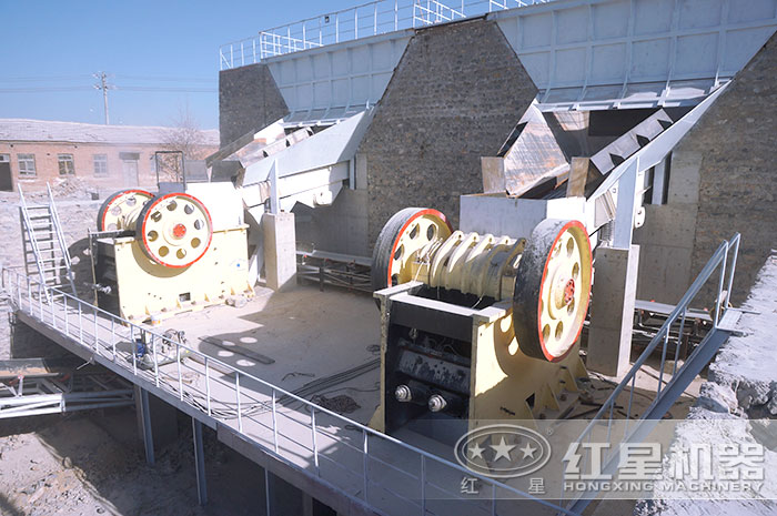 河北粉碎石子機器作業現場