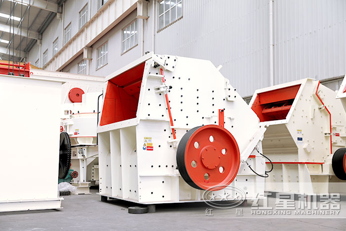 新反擊破石機(jī)型號