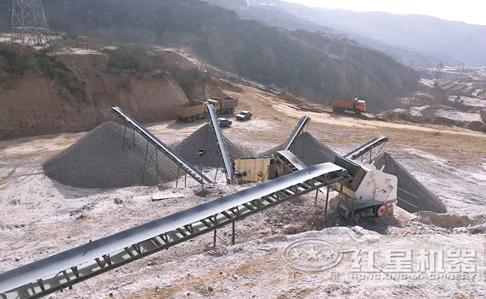 反擊式破碎機加工青石現場 反擊式破碎機加工青石現場