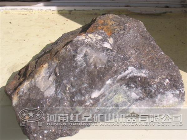 鉭鈮礦